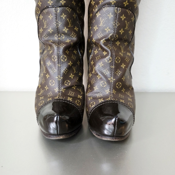 AUTH Louis Vuitton Idole Monogram Canvas and Patent Leather Knee-Length Boots - Picture 5 of 16